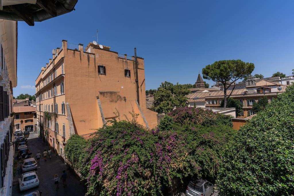 Appartamento Cisterna 9 *